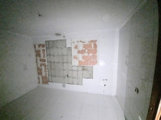 02037-0001 17