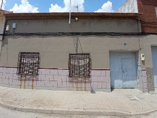 00979-0001 17