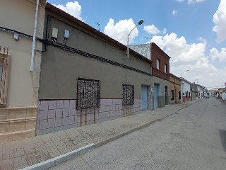 00979-0001 31