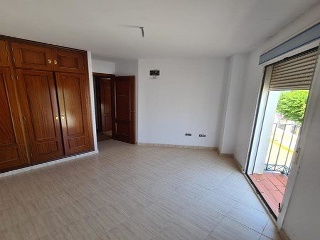 00992-0001 32