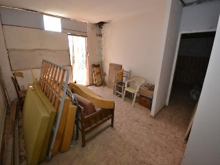 07057-0001 21