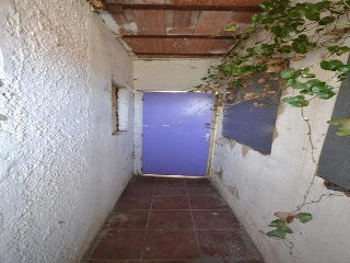 07057-0001 29
