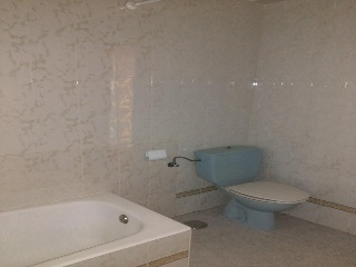 04098-0001 23