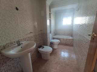 18701-0001 16