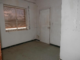 00841-0001 18