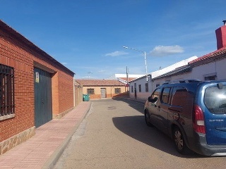 00571-0001 22