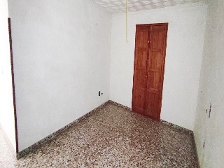 04256-0001 31