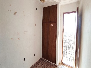 04256-0001 32