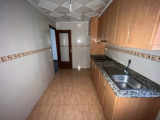 03829-0001 28