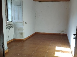 02411-0001 32