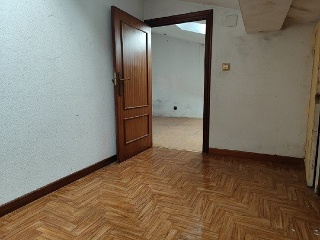 02360-0001 32