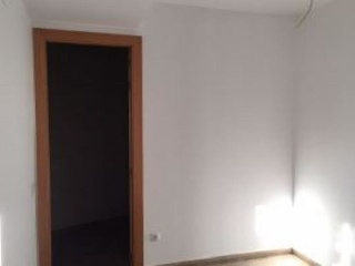 12121-0001 16