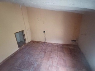 05597-0001 82