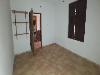 00156-0001 32