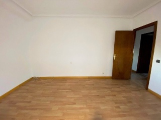 12461-0001 16