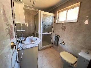 05617-0001 22
