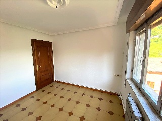 05617-0001 27