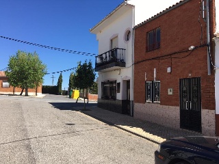 17687-0001 22