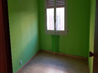 00573-0001 8