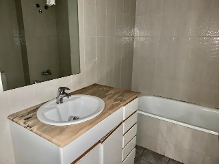 18287-0001 11