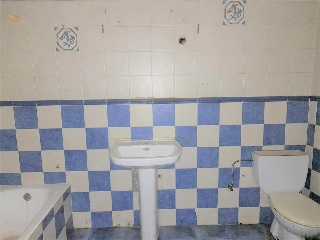 18640-0001 17