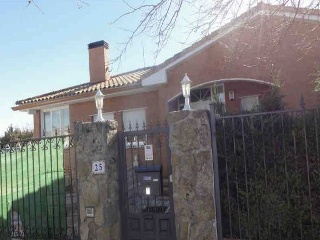 19585-0001 4