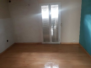 00836-0001 9