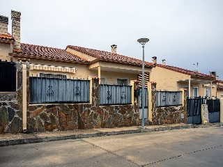 Chalet pareado en C/ Fresno 42