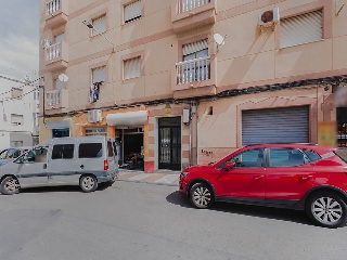 Piso en Av Blas Infante 4