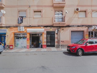 Piso en Av Blas Infante 5
