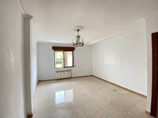 00739-0001 28