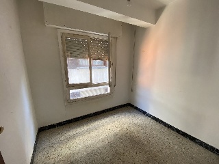 03709-0001 28