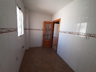 00533-0001 32