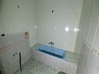 05638-0001 63