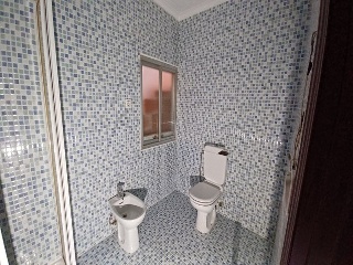 05638-0001 64