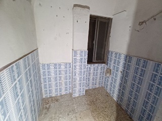 05638-0001 72