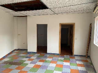 Local comercial en C/ Bernaldo de Quiros - Torrelaguna - Madrid 16