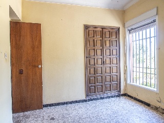 Chalet independiente situado en Marchena 25