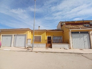 04939-0001 18