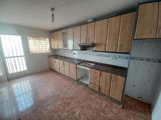 04939-0001 27