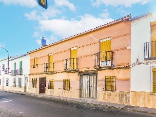 Casa adosada en C/ Bolaños 18