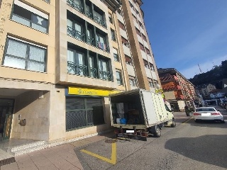Local en venta en Valdés de 51  m²