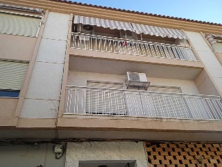 Piso y plaza de garaje en C/ Jose María Pereda 2