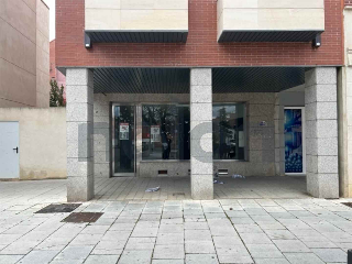Local en venta en Cisterniga de 381  m²