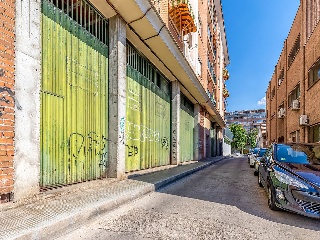 Locales comerciales en C/ Nuestra Señora de la Piedad 63