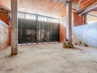 Locales comerciales en C/ Nuestra Señora de la Piedad 68