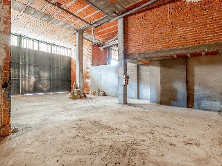 Locales comerciales en C/ Nuestra Señora de la Piedad 70