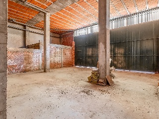 Locales comerciales en C/ Nuestra Señora de la Piedad 75