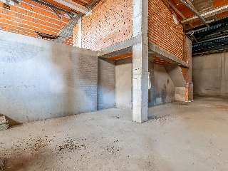 Locales comerciales en C/ Nuestra Señora de la Piedad 79