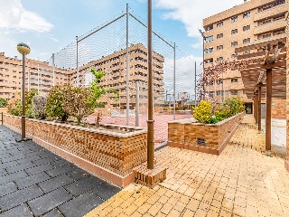 Vivienda y garajes en C/ Van Gogh  29